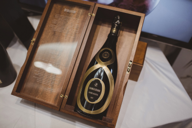 Специальный подарочный выпуск  Franciacorta DOCG Cuvée Imperiale Brut, посвящённый 80-ти летнему юбилею основателя компании Franco Zilliani