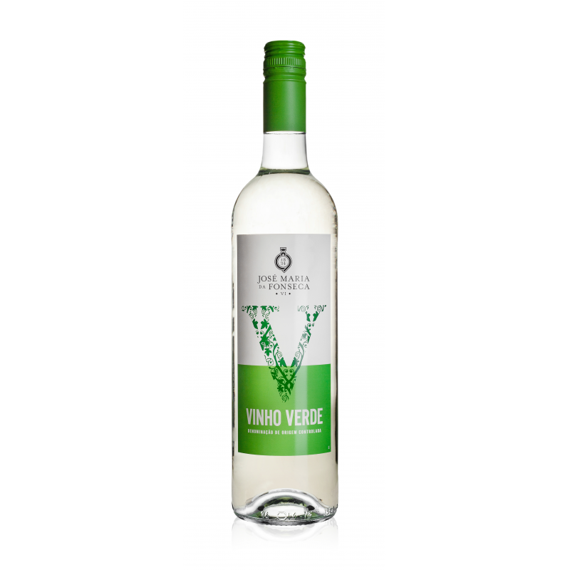 Вино полусухое vinho verde. Vinho Verde Португалия. Vinho Verde Португалия зеленое вино. Винью Верде альту Лима 0.75 полусухое белое. Виньо Верде вино Португалия.